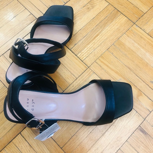 A New Day Women’s shoe size 12 - Picture 5 of 5